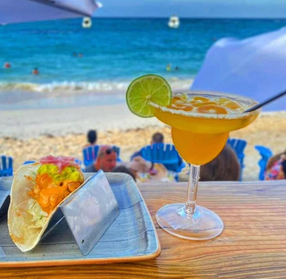 Los Corales Villas And Suites - Beach Club, Spa, Restaurants Пунта Кана Екстериор снимка